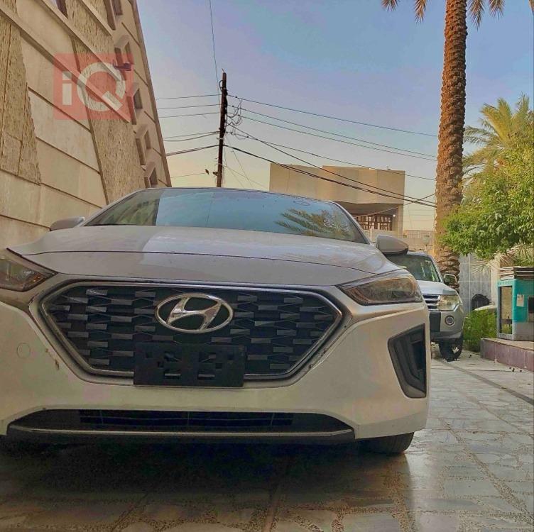 هیوندای ئایۆنیک